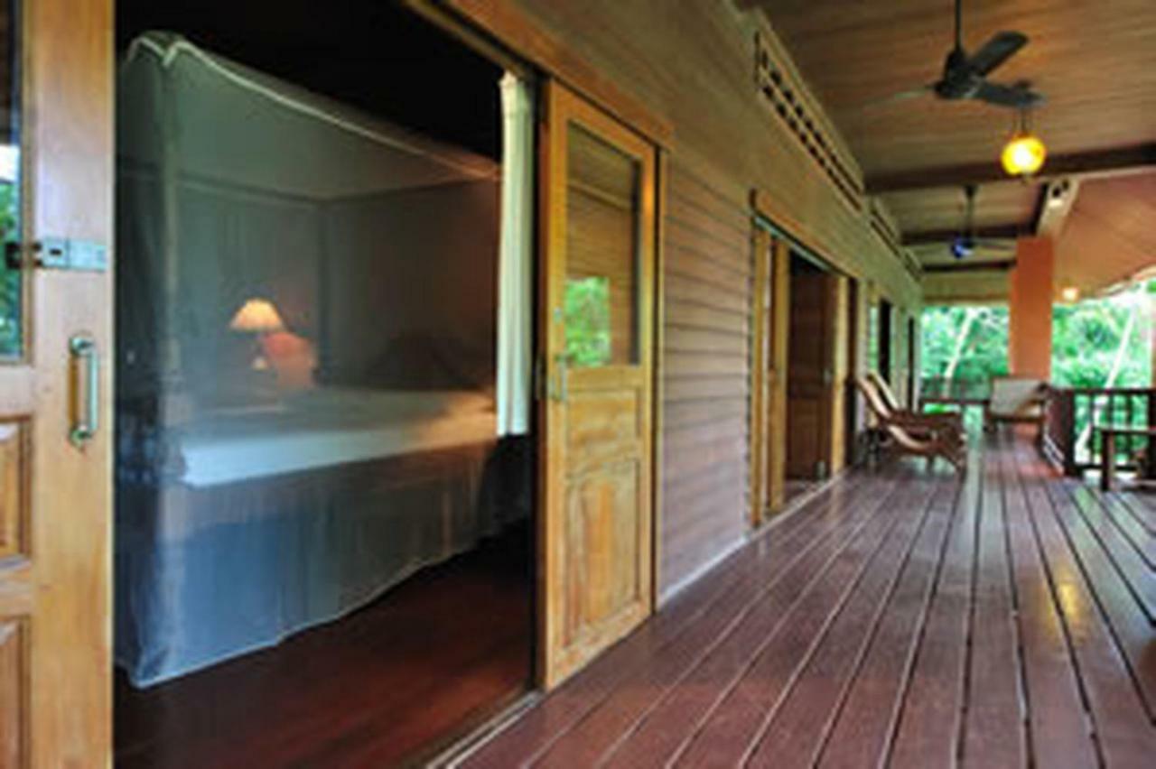 Baan Mai Beachfront Lone Island Phuket Ngoại thất bức ảnh