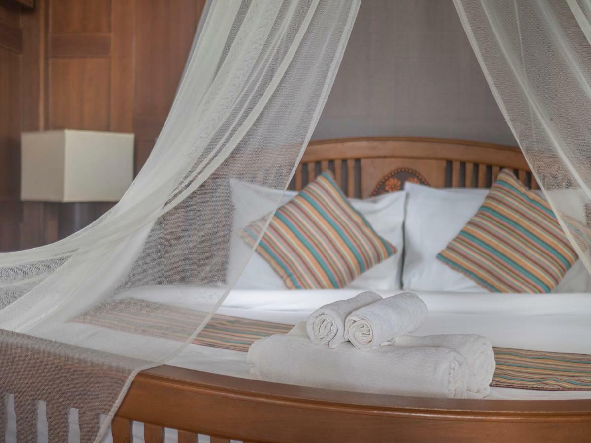 Baan Mai Beachfront Lone Island Phuket Ngoại thất bức ảnh