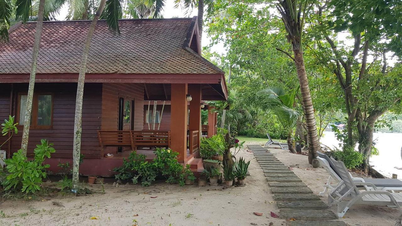 Baan Mai Beachfront Lone Island Phuket Ngoại thất bức ảnh